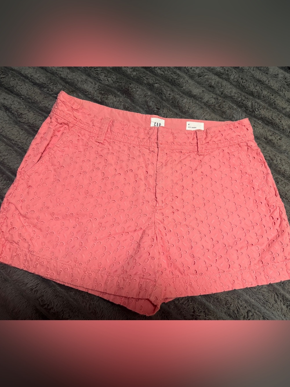 GAP Coral Eyelet Bermuda Shorts - Pink